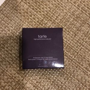 Tarte “exposes” blush with Amazonian clay 12-hour